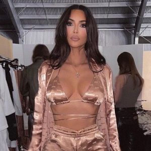 NWOT SKIMS SILK Bralette top Size xs color CHESTNUT